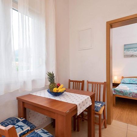 Apartment Milla Orebić Pokoj fotografie